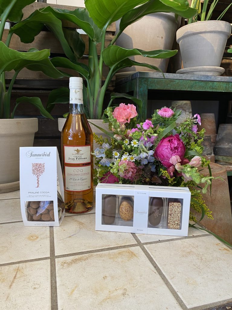 Gaveide Cognac, chokolade og blomster - Happyflower-dk