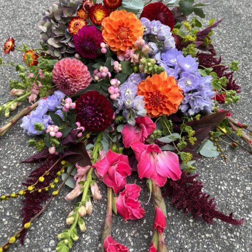 Bårebuket multifarvet - Send blomster til begravelse - Happyflower-dk