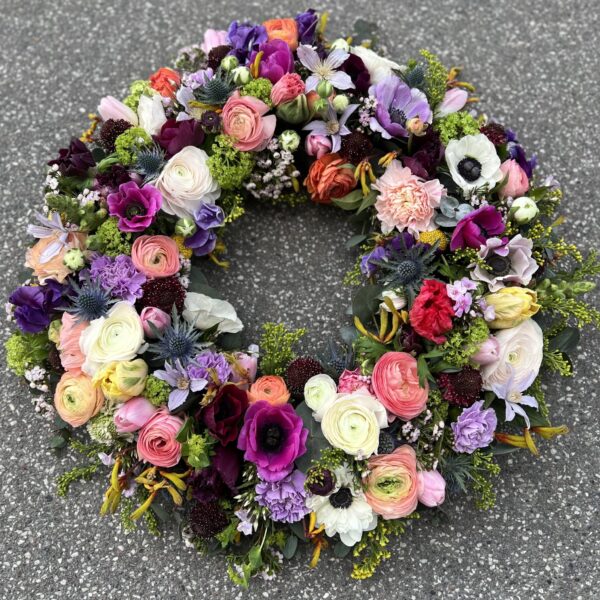 Rundpyntet krans - Happyflower.dk