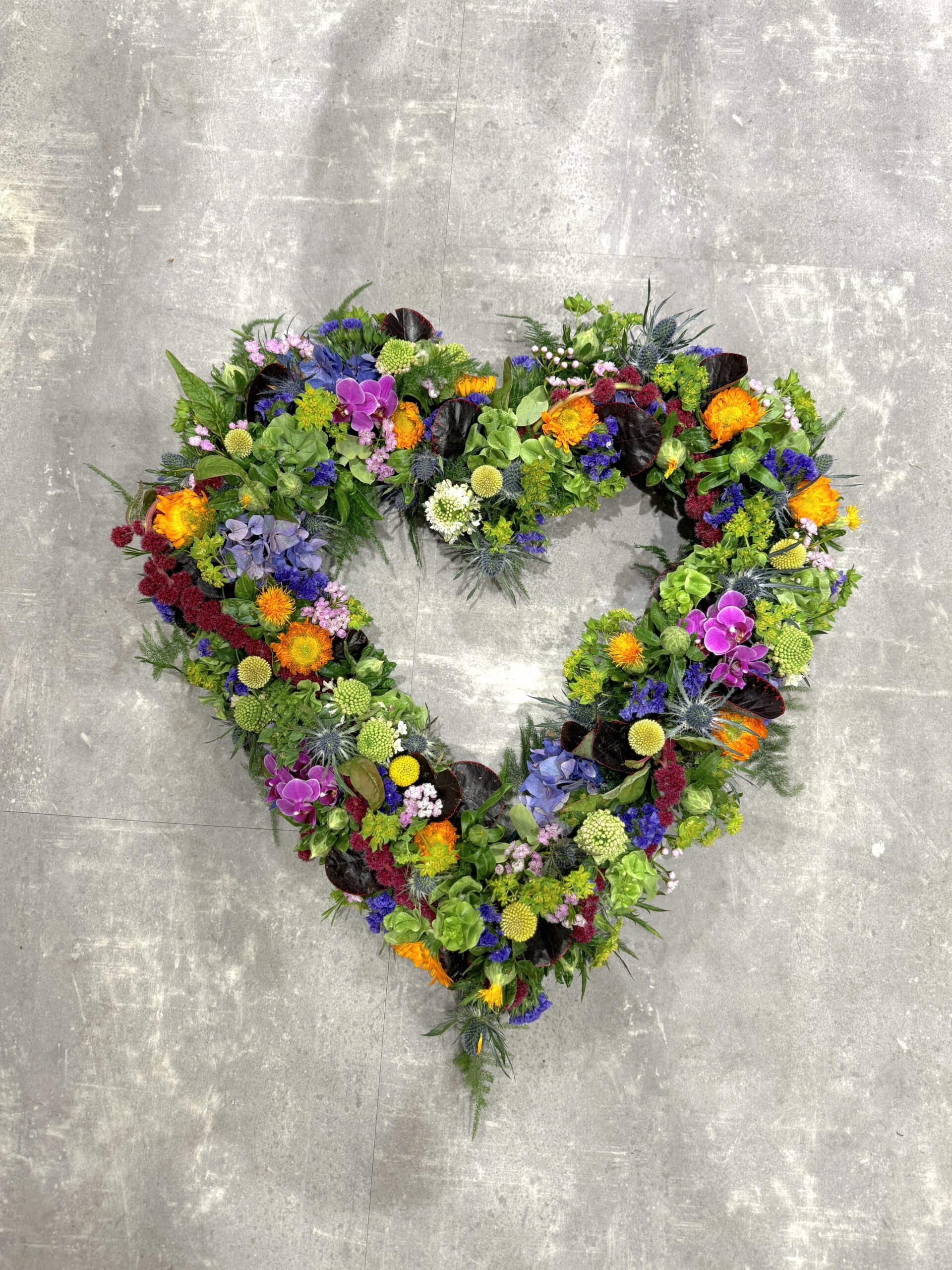 Hjerte (åbent) - Blomster til begravelse - Happyflower-dk Hjerte (åbent) - Blomster til begravelse - Happyflower-dk