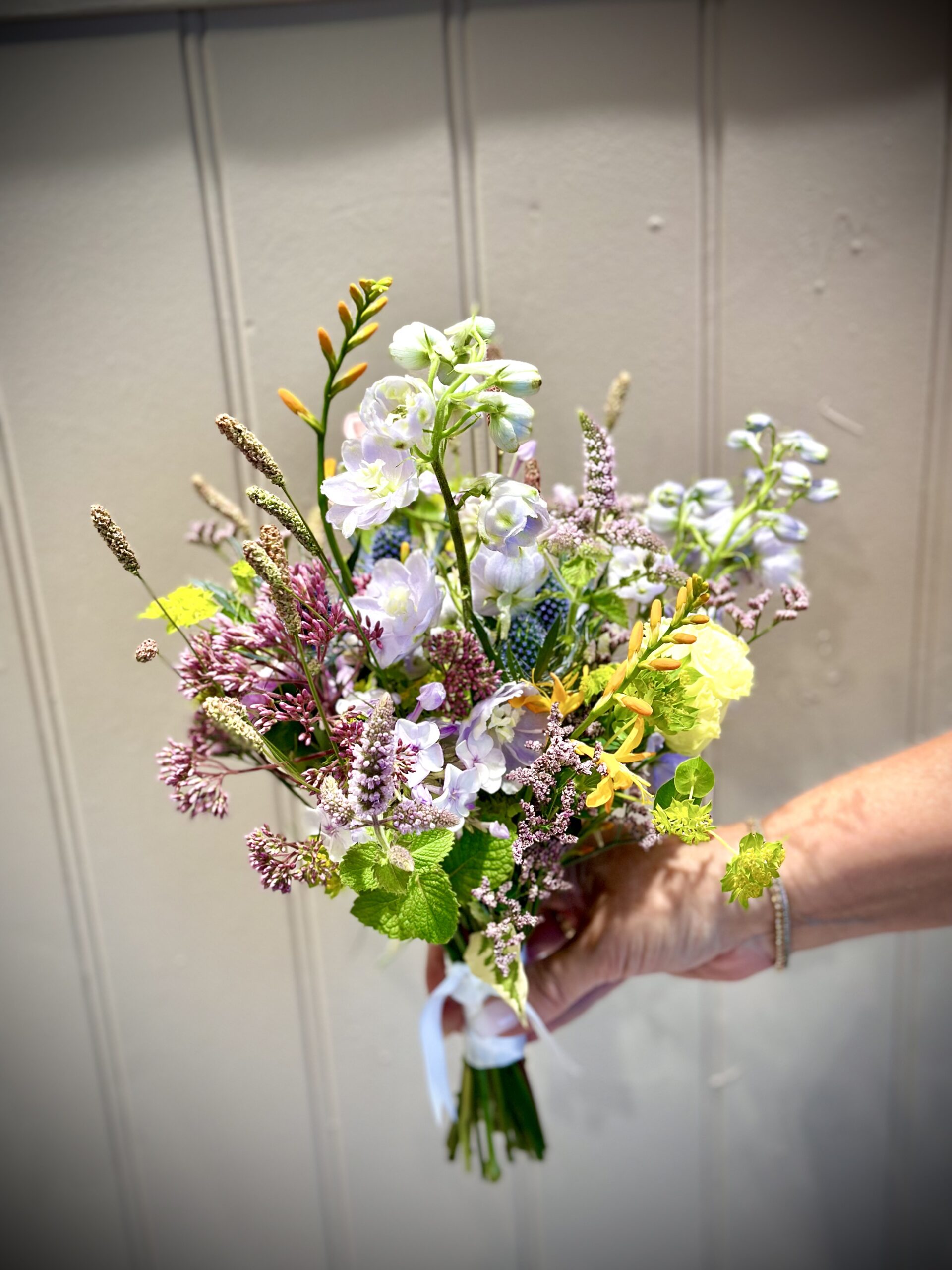 Blomsterdekoration natur pastel - Happyflower-dk