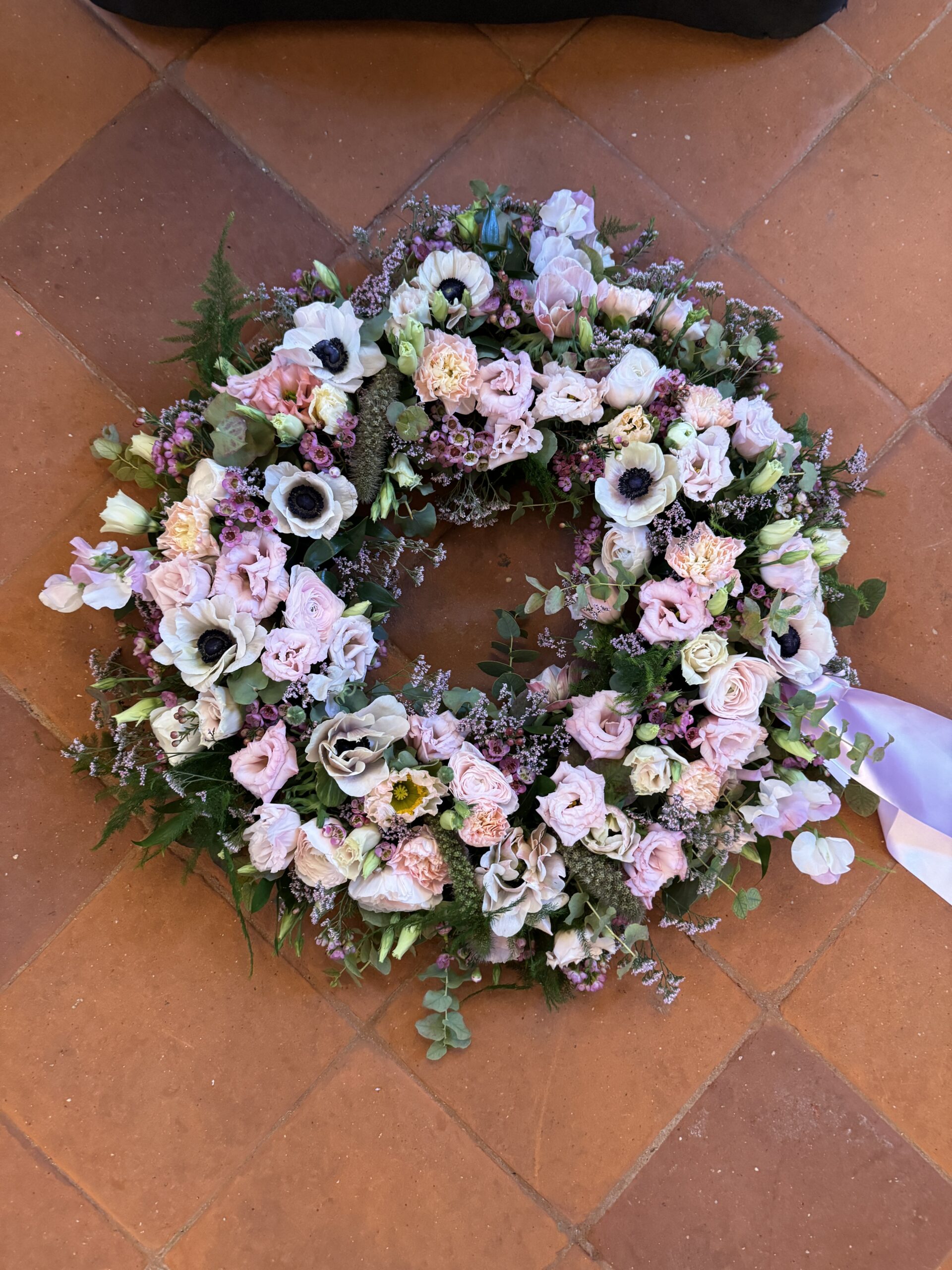 Rundpyntet krans lyserød - Happyflower-dk